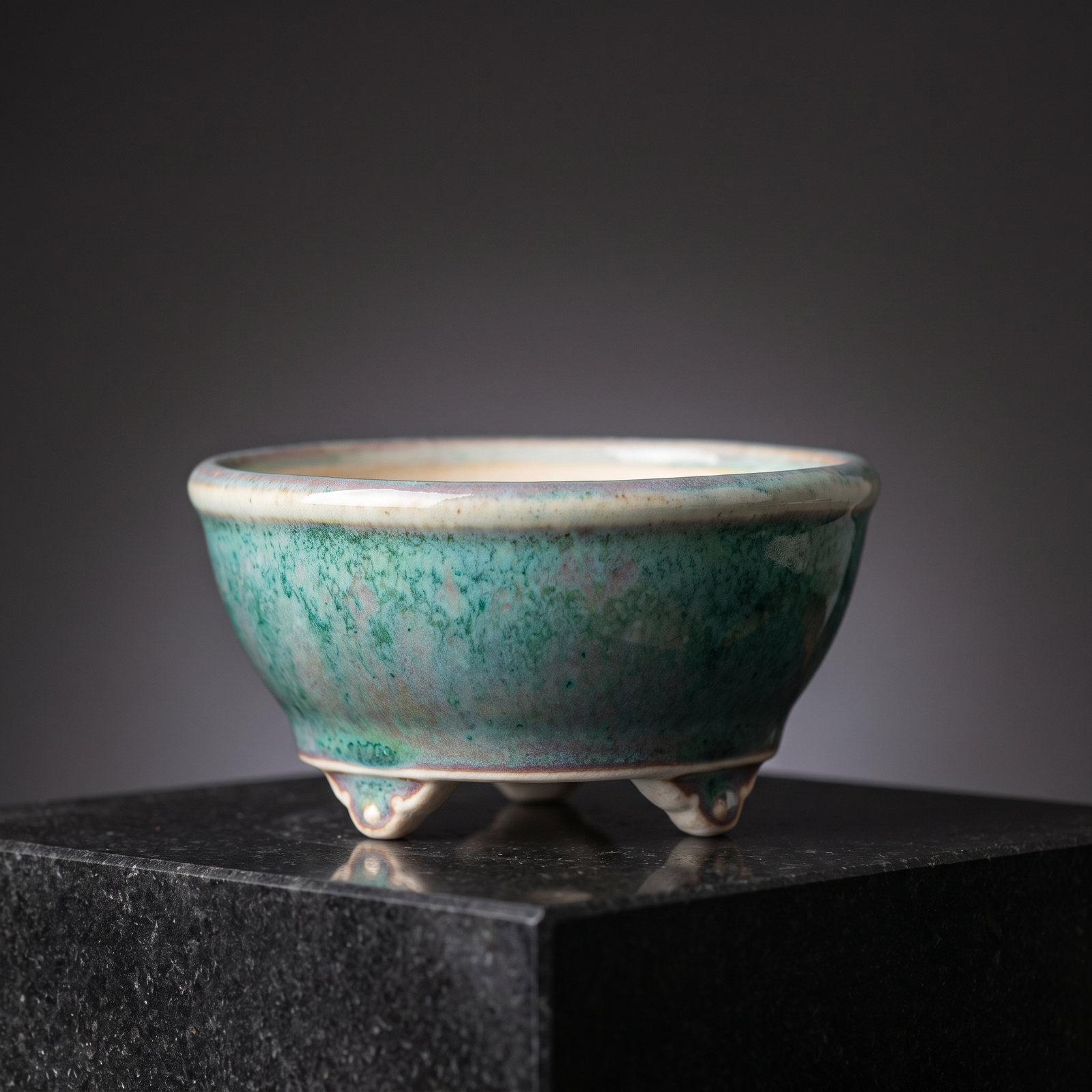 Cloud-Foot Begonia Bonsai Pot — Moss Green - packshot