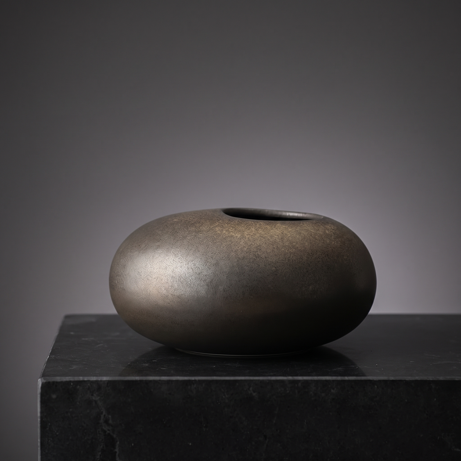 Pebble Ellipse Vase — Speckled Weathered Charcoal - packshot