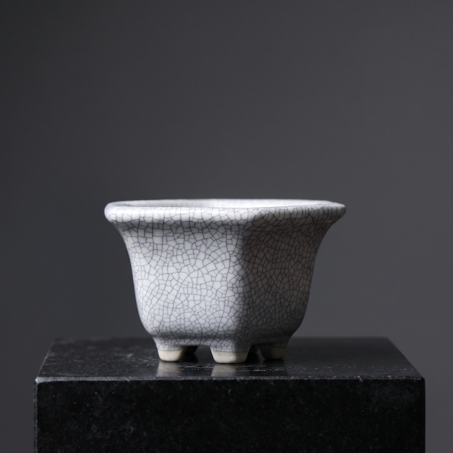 Round Crack-Glaze Succulent Pot — Ivory Crackle - packshot