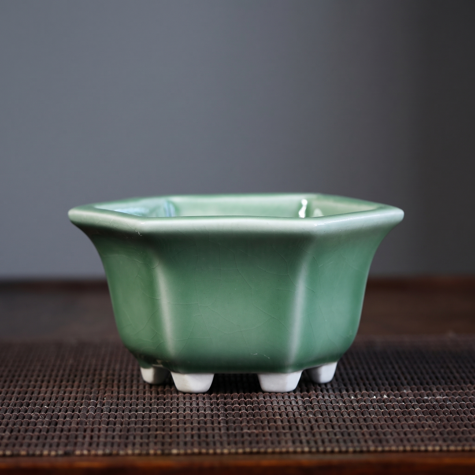 Round Crack-Glaze Succulent Pot — Jade Crackle - packshot