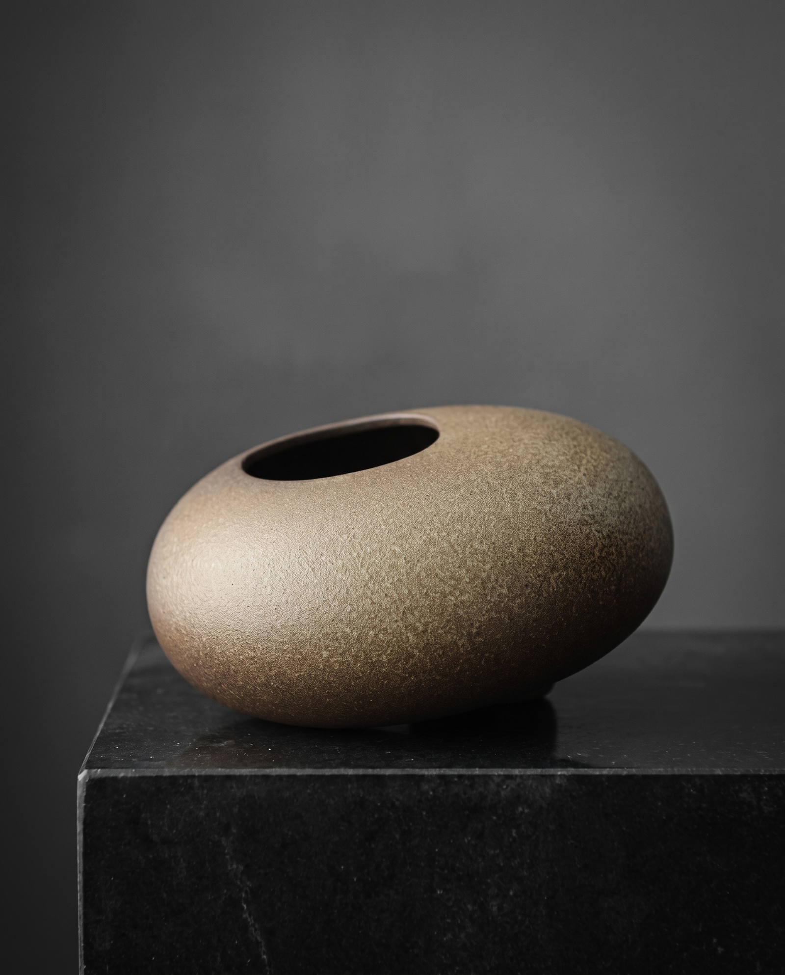 Pebble Ellipse Vase — Speckled Weathered Taupe - lifestyle