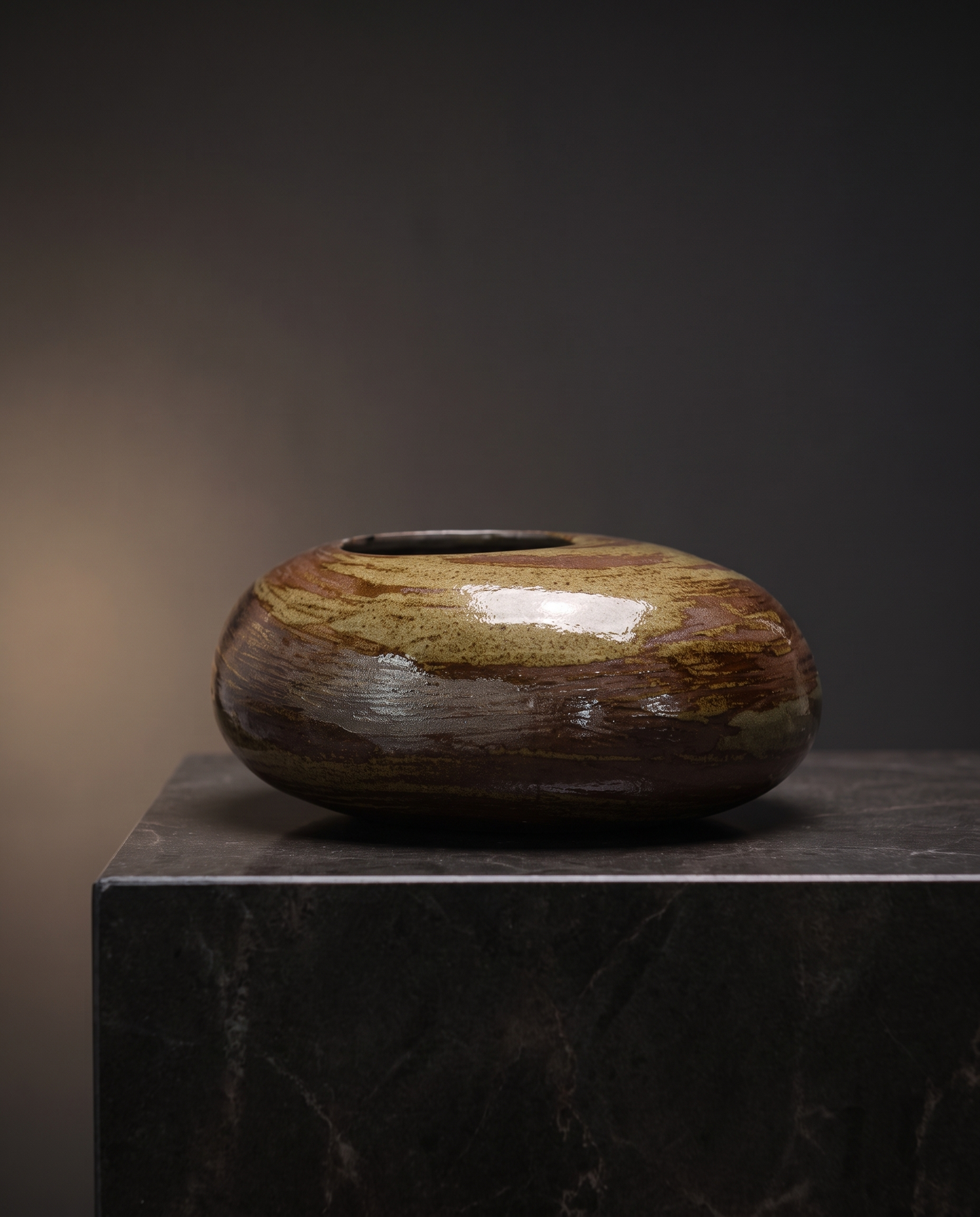 Pebble Ellipse Vase — Speckled Weathered Moss - lifestyle